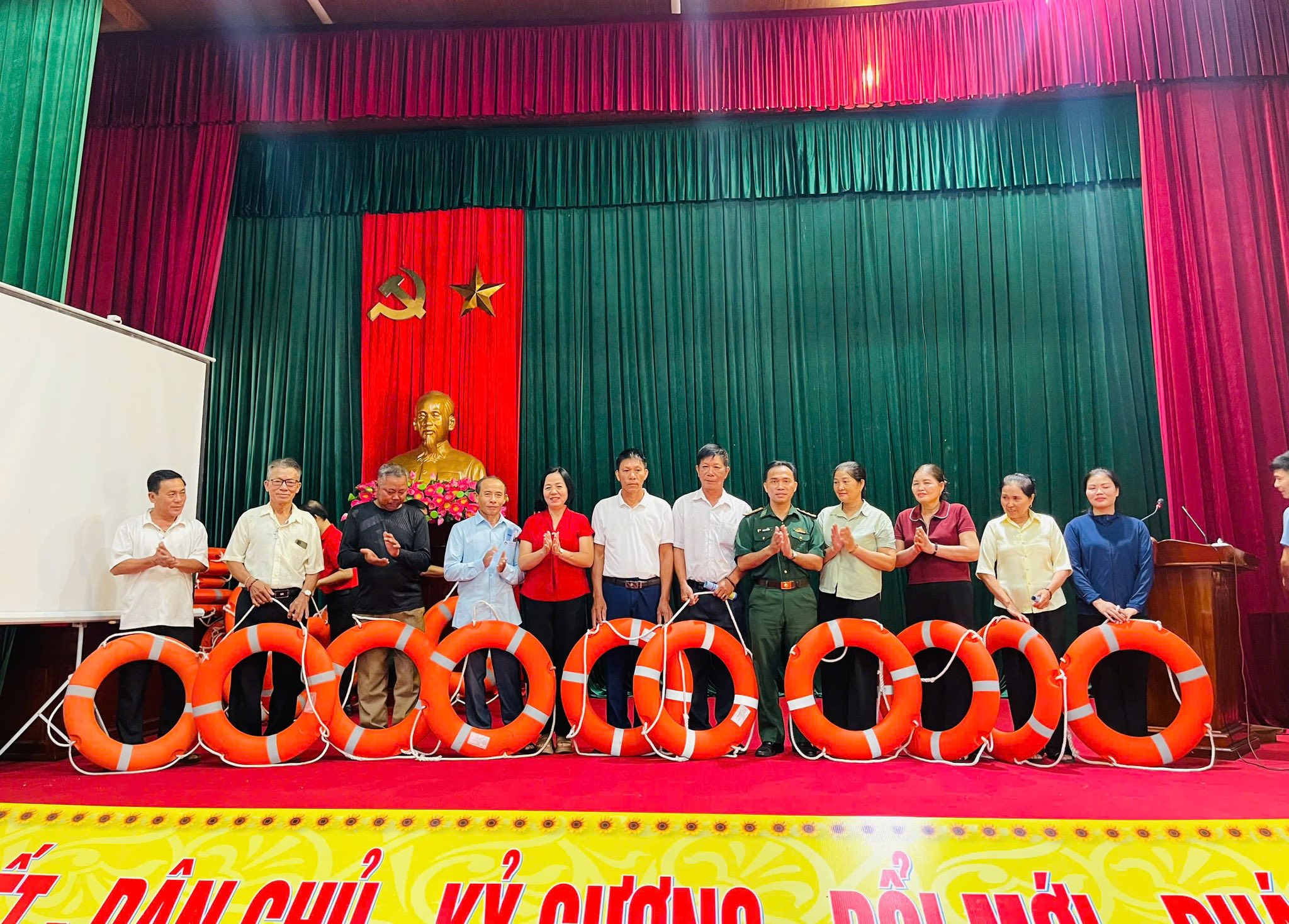 Tập huấn nâng cao nhận thức cho ngư dân Hà Tĩnh về phòng chống thiên tai và chống khai thác IUU