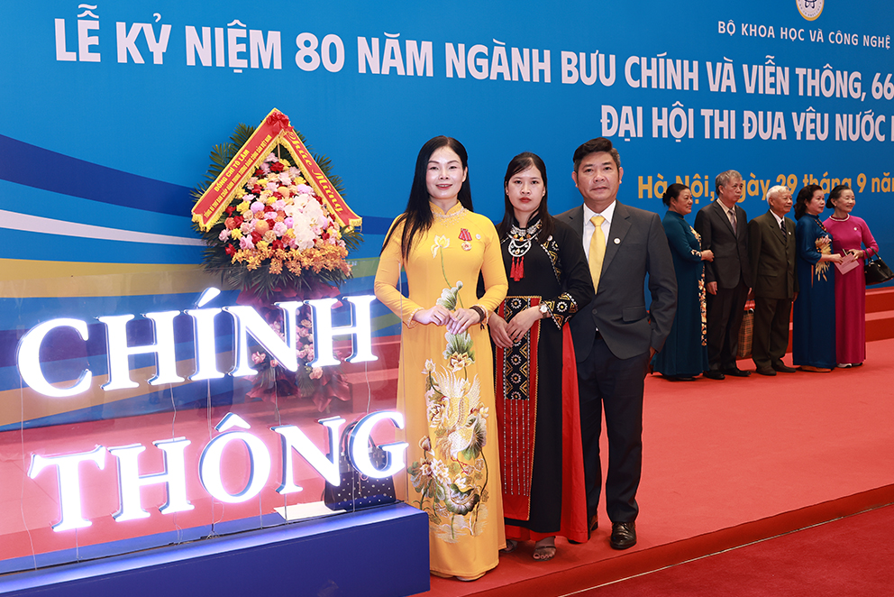 Bưu điện Việt Nam: 2 tập thể, 1 cá nhân được vinh danh điển hình tiên tiến xuất sắc của Bộ KH&CN