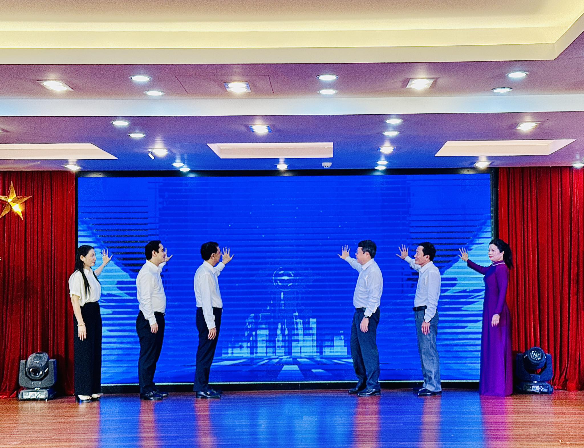 Hà Tĩnh bứt phá vươn lên vị trí thứ 7 toàn quốc về chuyển đổi số năm 2024