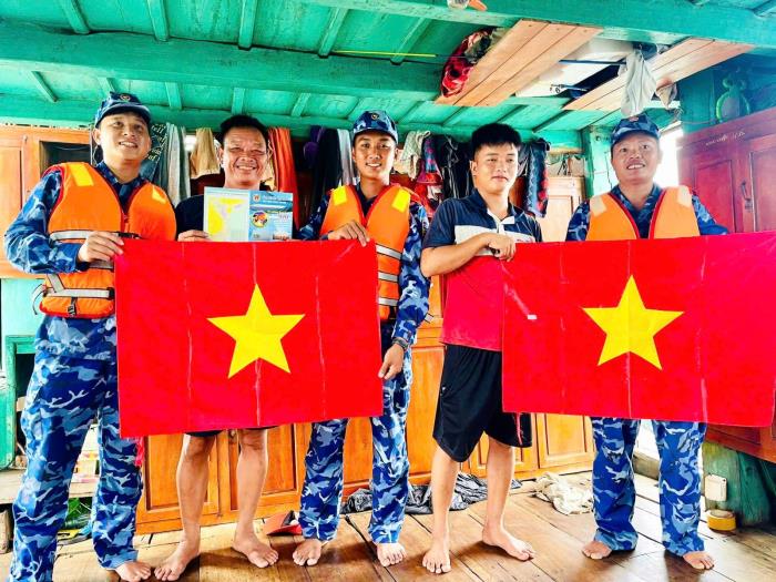 Tăng cường giám sát tàu cá, quyết tâm gỡ “thẻ vàng” IUU trong năm 2025