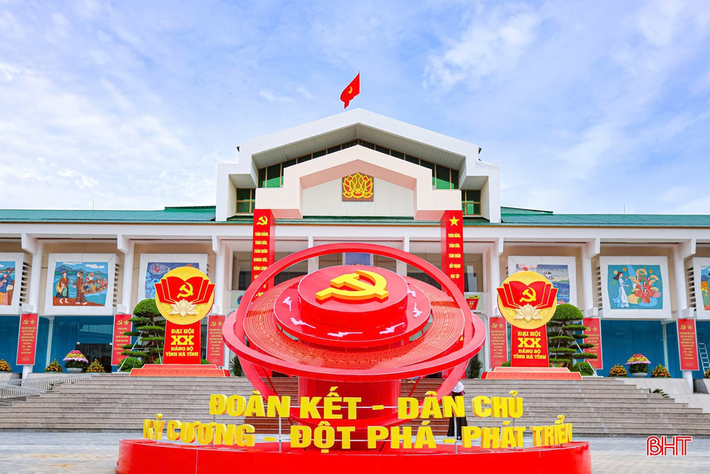 Ban tuyên giáo và Dân vận Đảng ủy UBND tỉnh Hà Tĩnh định hướng nội dung trọng tâm tuyên truyền tháng 11/2025