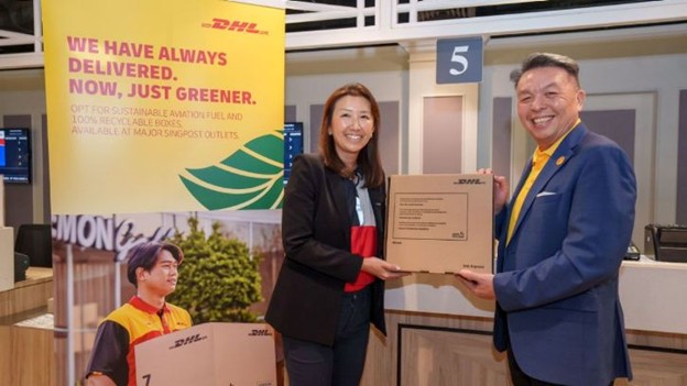 DHL và SingPost hợp tác cung cấp dịch vụ vận chuyển bền vững, thân thiện môi trường