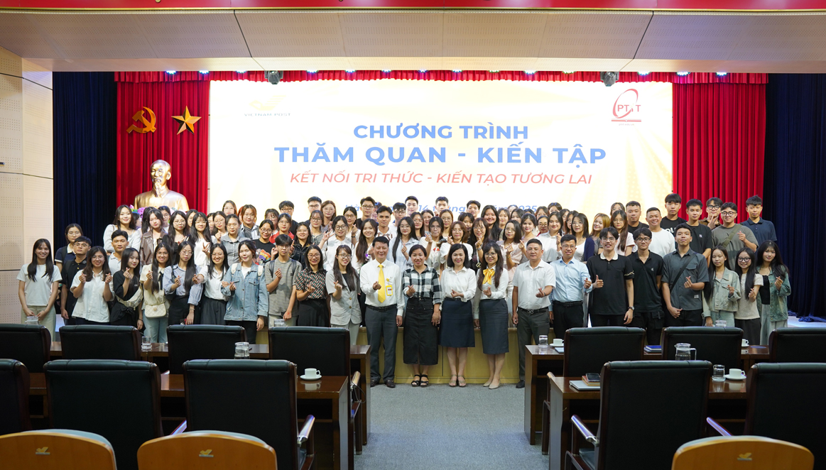Sinh viên Học viện Công nghệ Bưu chính Viễn thông tham quan, kiến tập tại Bưu điện Việt Nam