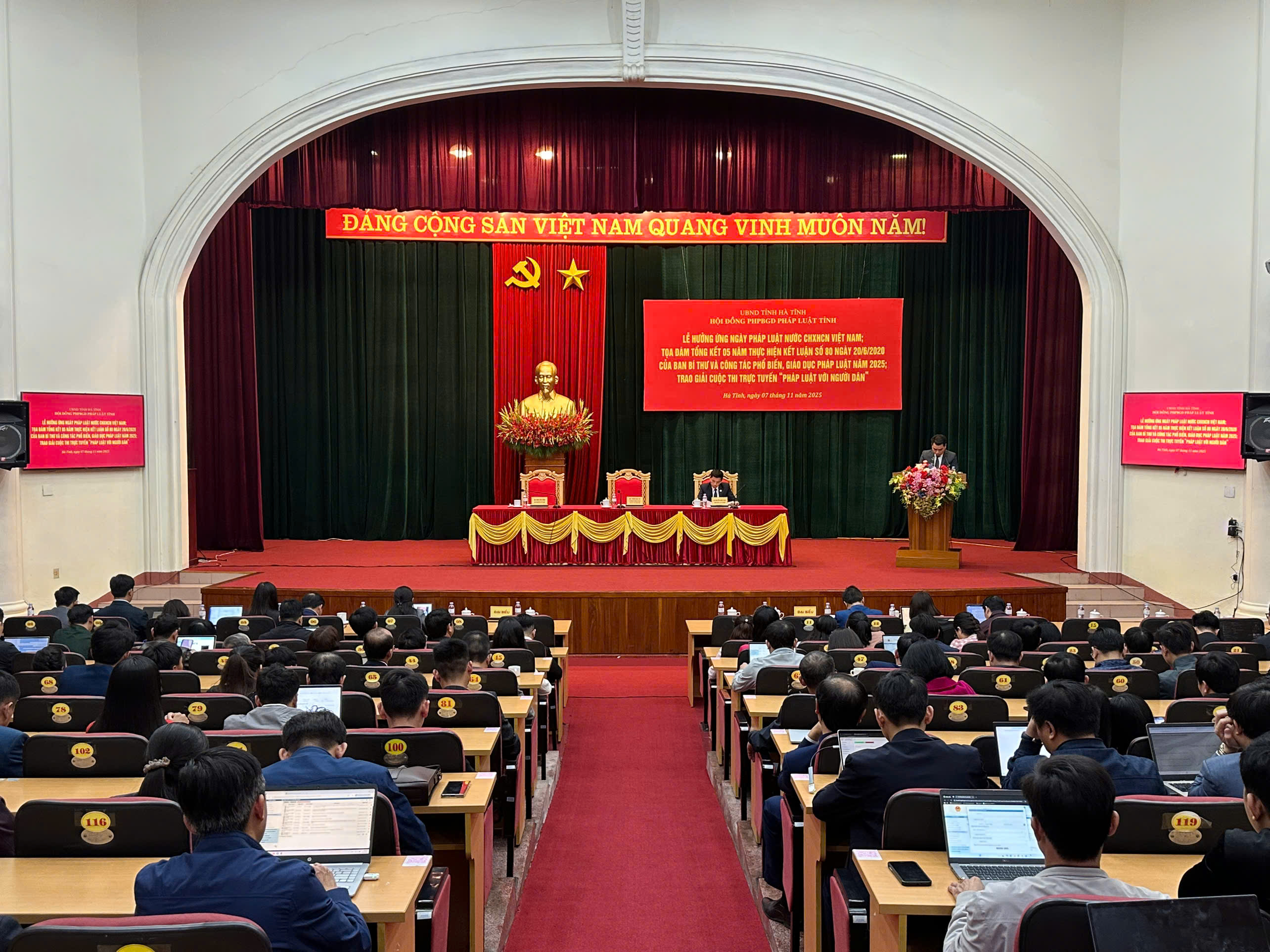 Hà Tĩnh: Hưởng ứng Ngày pháp luật Việt Nam và tổng kết công tác phổ biến giáo dục pháp luật năm 2025