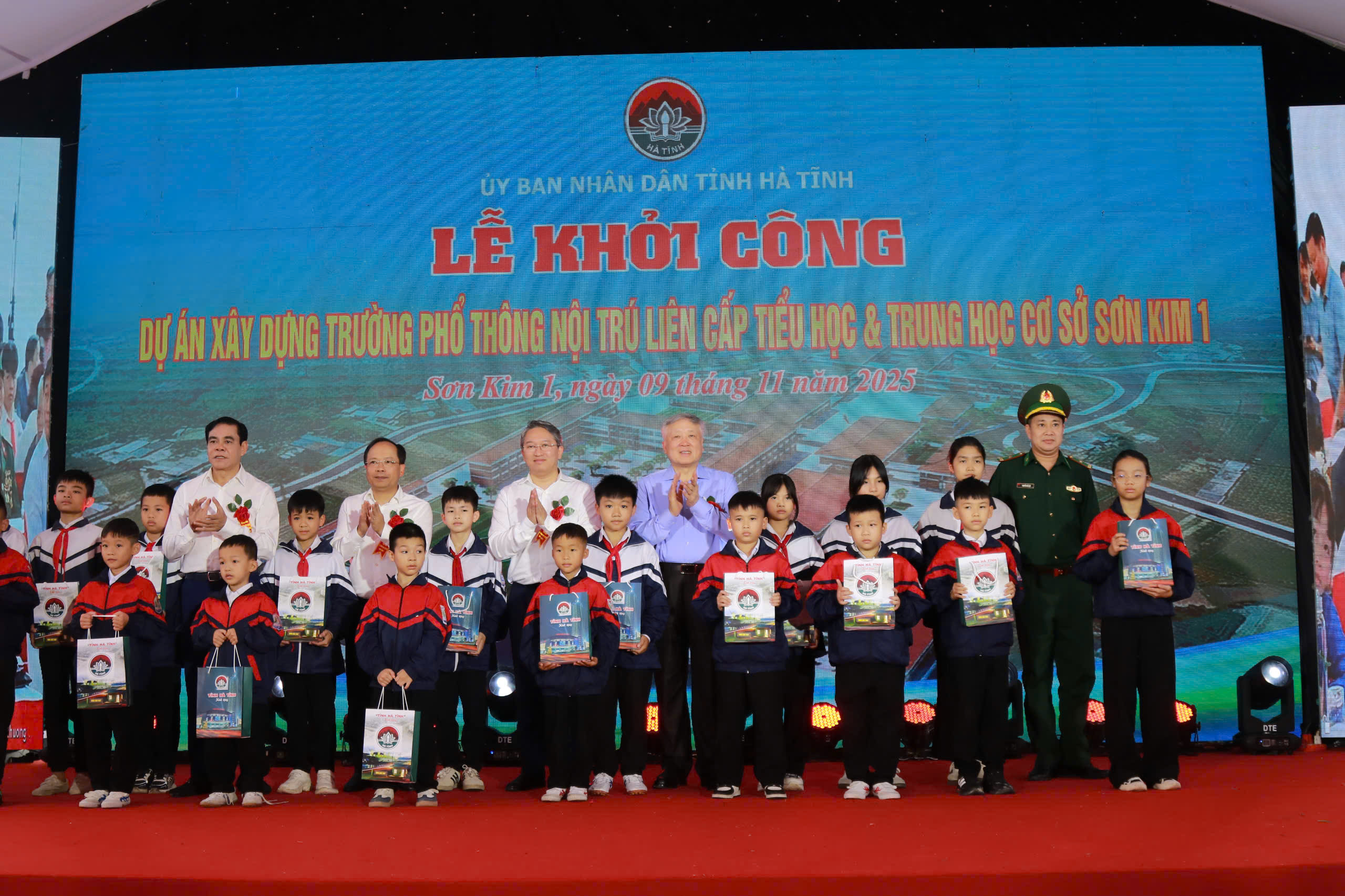 Hà Tĩnh hòa chung không khí cả nước khởi công đồng loạt 72 trường học vùng biên