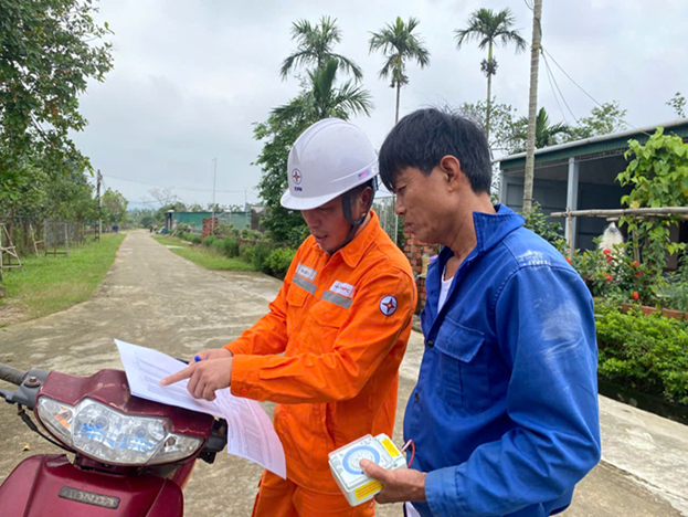 Công ty Điện lực Hà Tĩnh chủ động kiểm tra, xử lý sản lượng điện tăng cao bất thường sau mưa bão