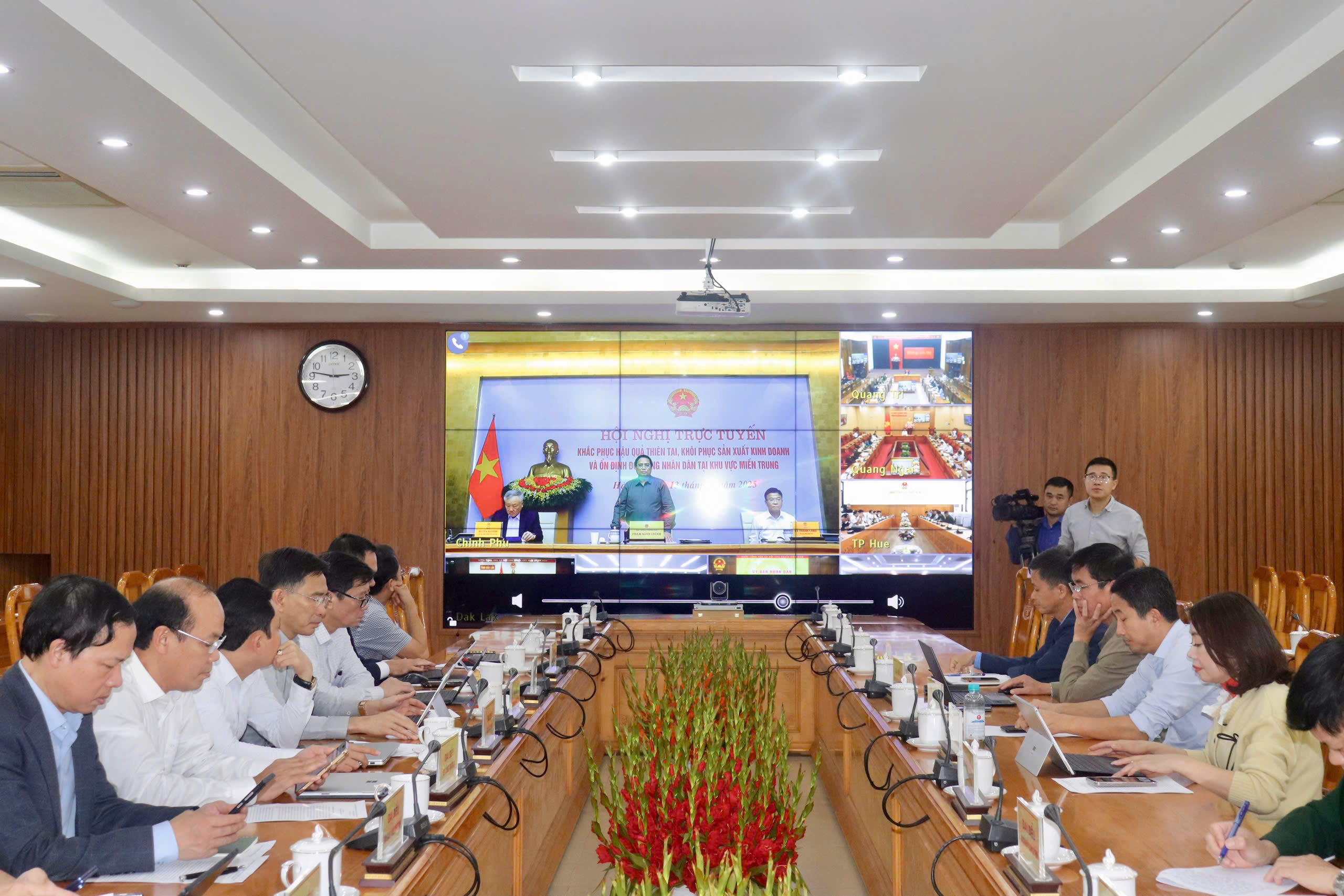 Họp trực tuyến về khắc phục hậu quả thiên tai và khôi phục sản xuất kinh doanh tại khu vực miền Trung