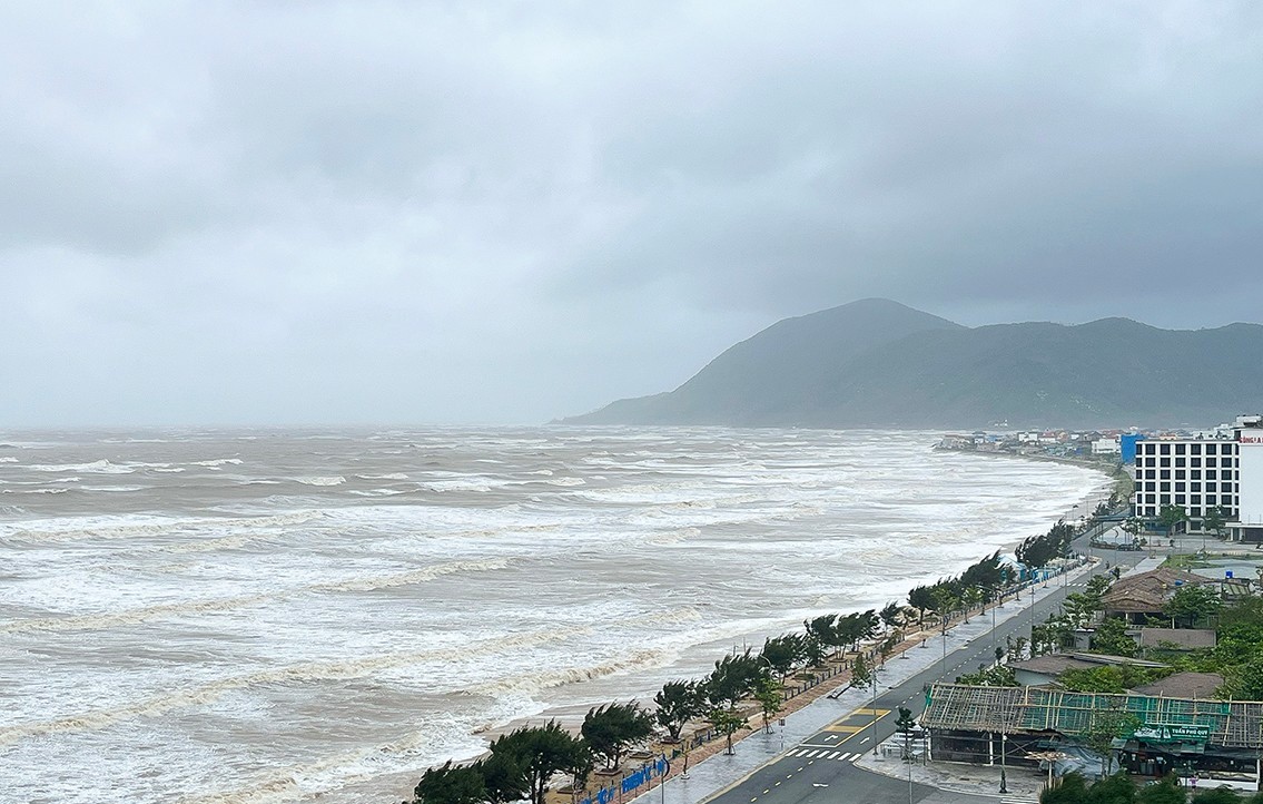 Hà Tĩnh chủ động ứng phó mưa lũ, rét đậm, rét hại và gió mạnh trên biển