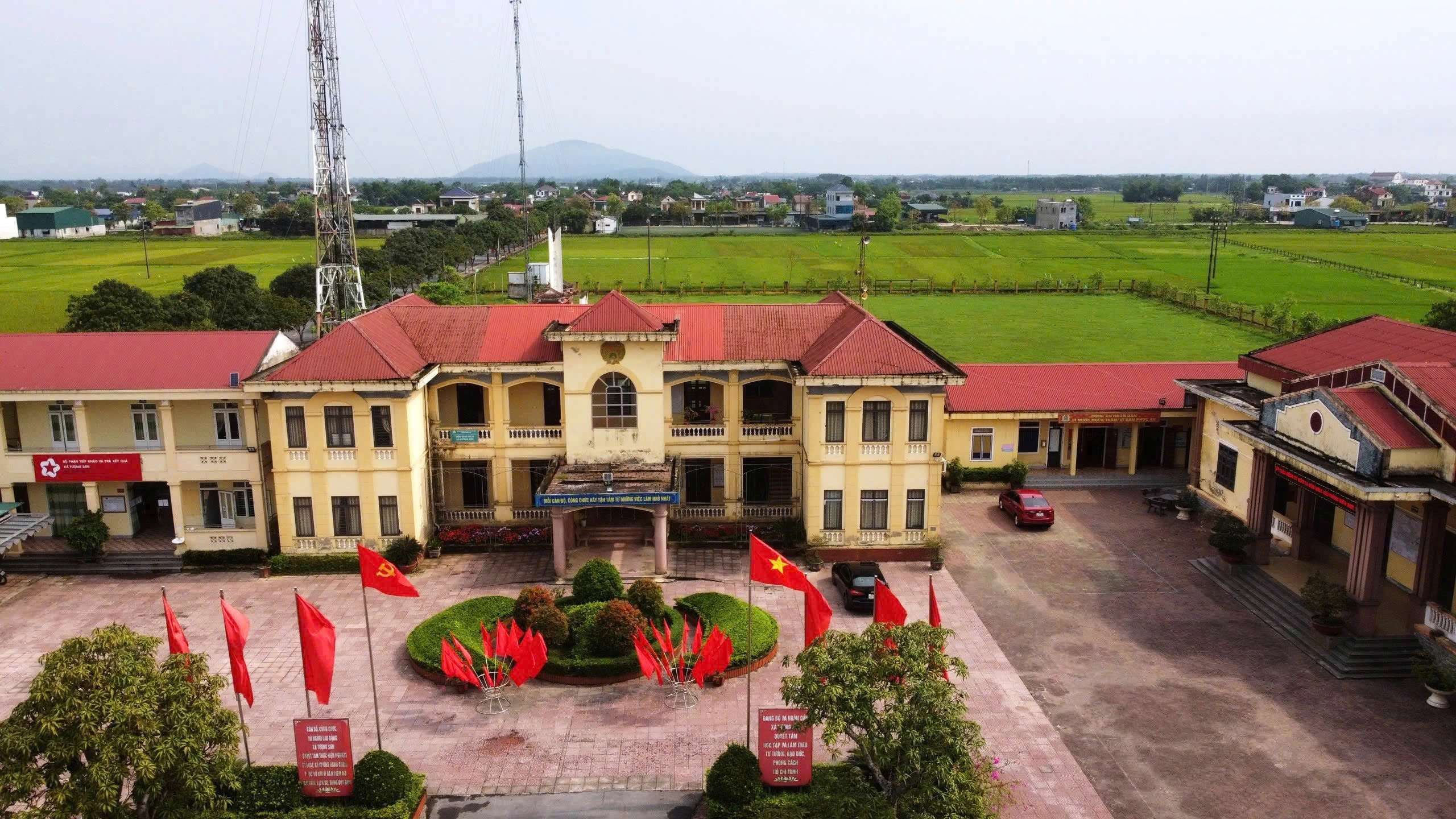 Nghị định 300/2025/NĐ-CP: Quy định mới về số lượng Phó Chủ tịch và Ủy viên UBND các cấp