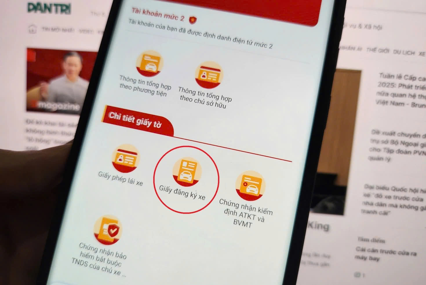Hướng dẫn cách xuất trình giấy đăng ký xe trên VNeTraffic để thay bản cứng