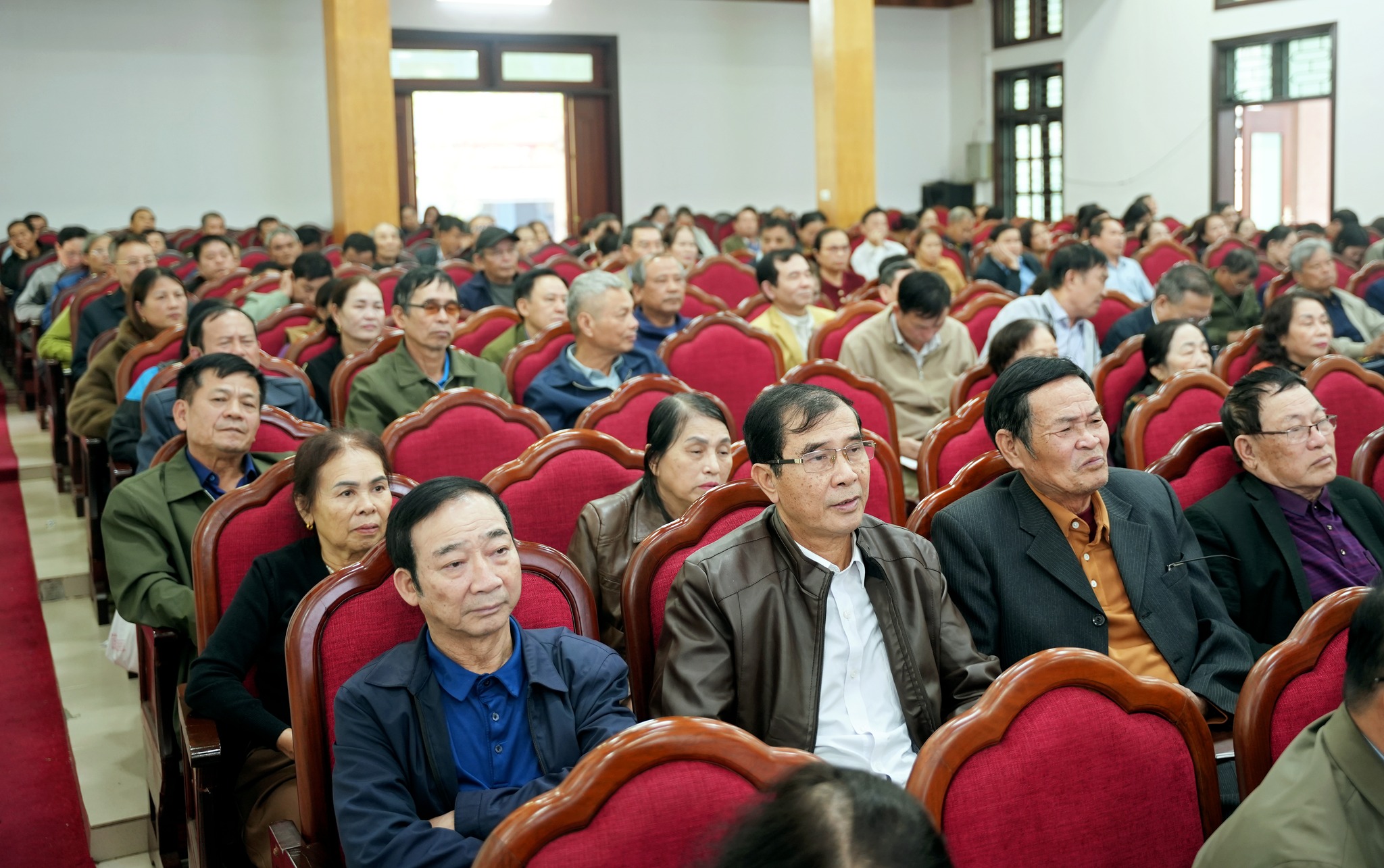 Tập huấn nâng cao năng lực thực hiện công tác giảm nghèo cho 250 cán bộ cơ sở trên địa bàn Phường Thành Sen