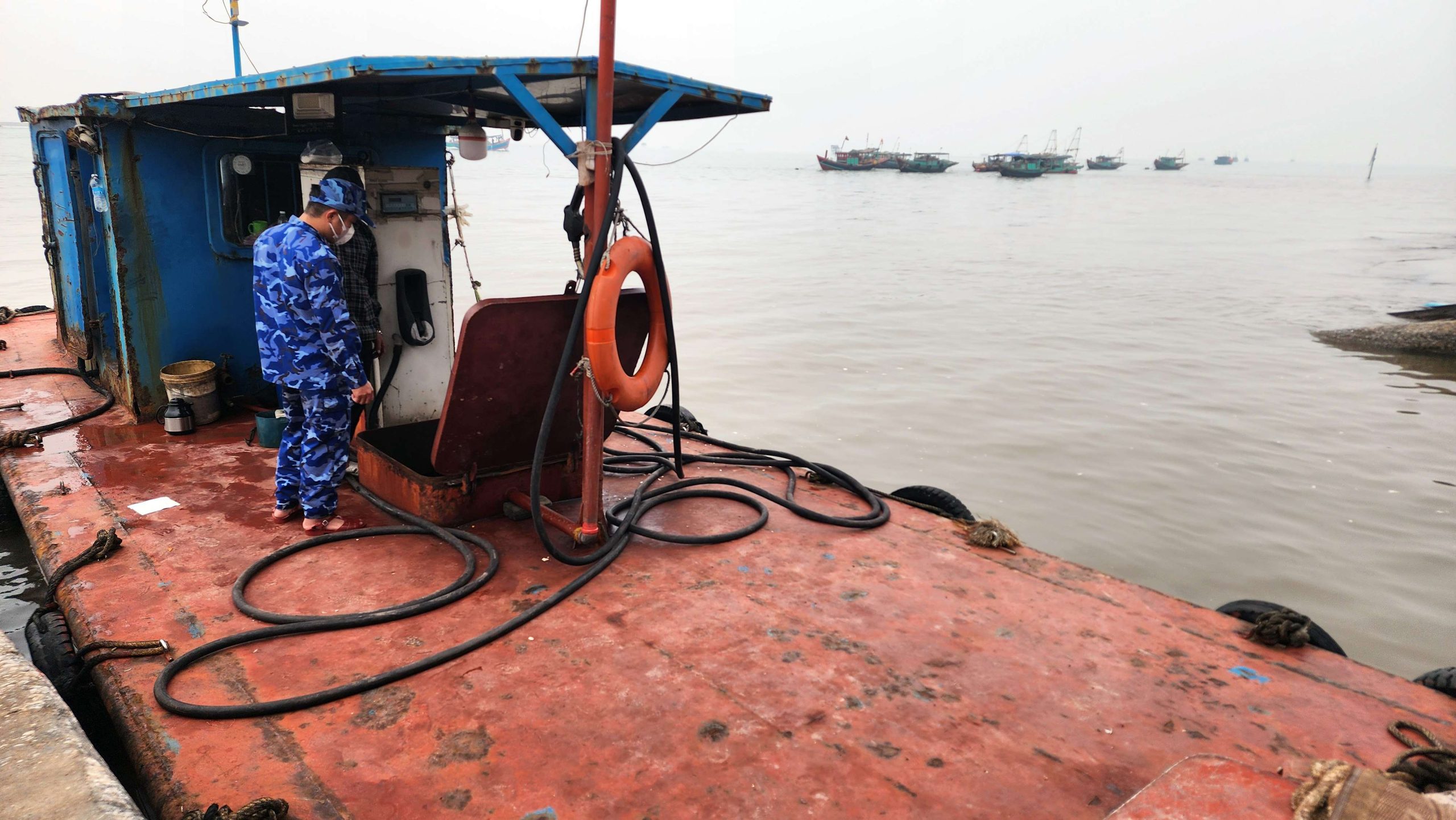 Phát hiện tàu vận chuyển 12.000 lít dầu DO không rõ nguồn gốc trên vùng biển giáp ranh